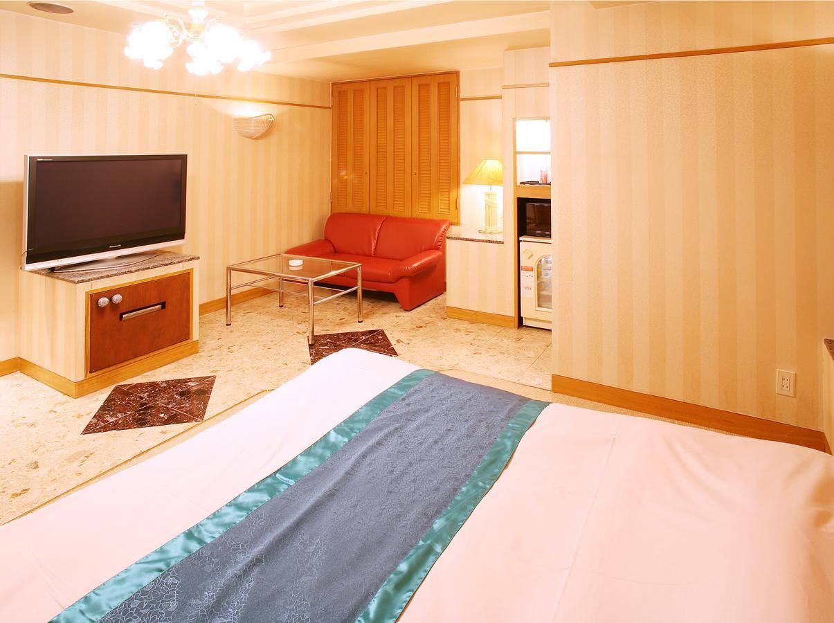 Hotel The Dragon (Adults Only) Takamatsu Extérieur photo
